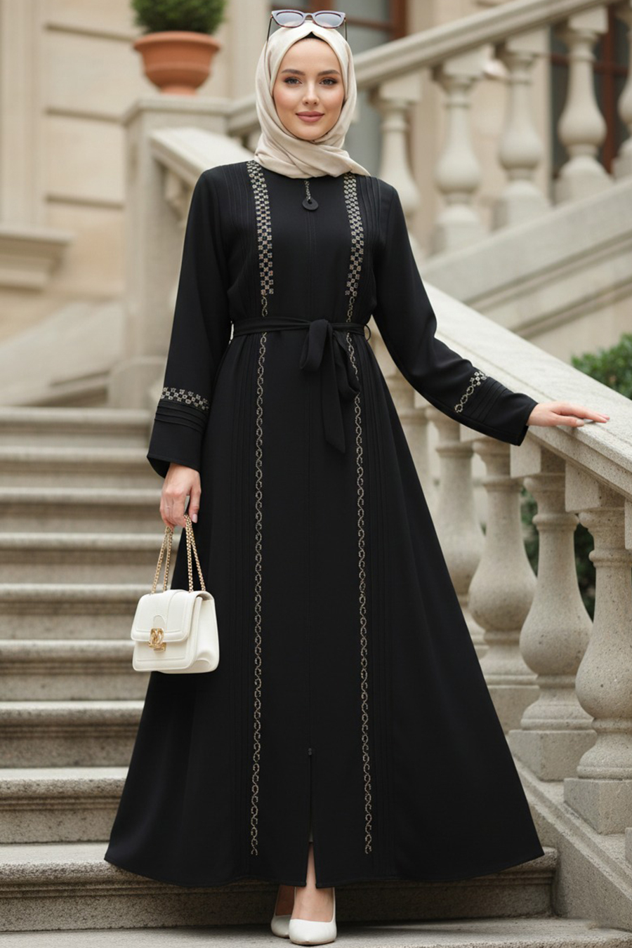 Boncuk İşlemeli Siyah Tesettür Abaya 26101S