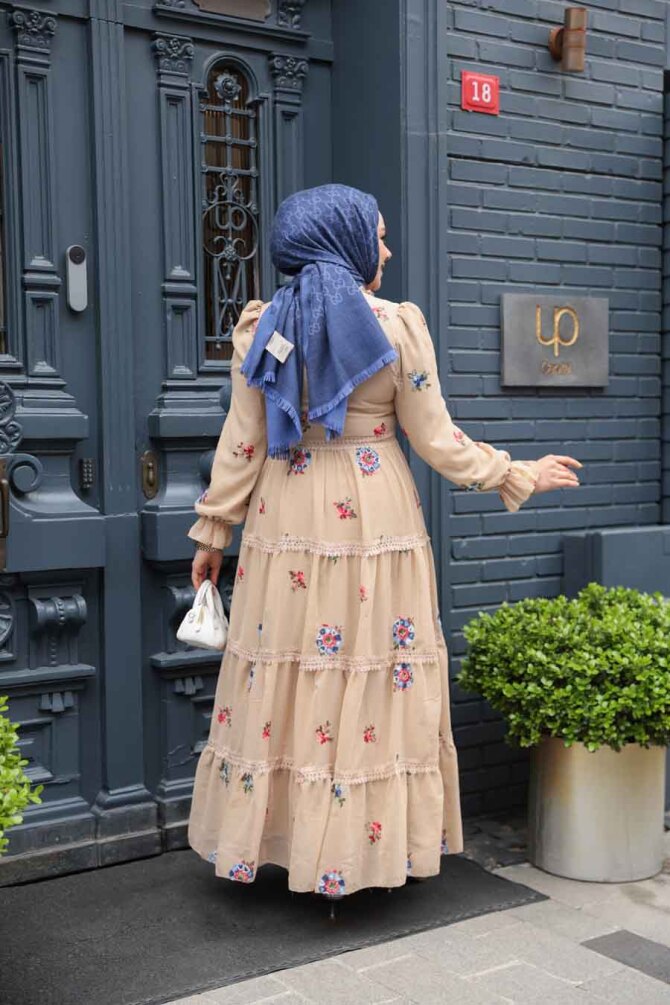 Çiçek Desenli Bej Tesettür Elbise 32816BEJ - 3