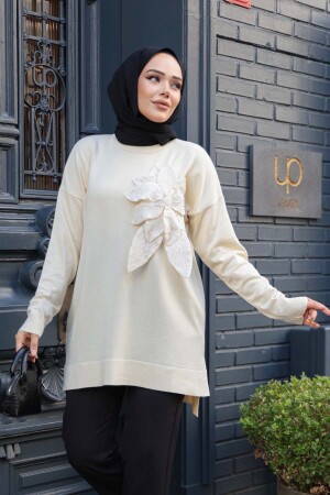 Çiçek Detaylı Merserize Krem Tesettür Triko Kazak Tunik 24330KR - 2