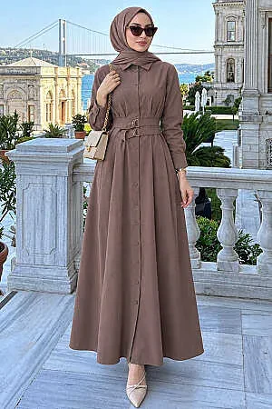 Gömlek Yaka Kemerli Koyu Bej Tesettür Elbise 30951KBEJ - 1