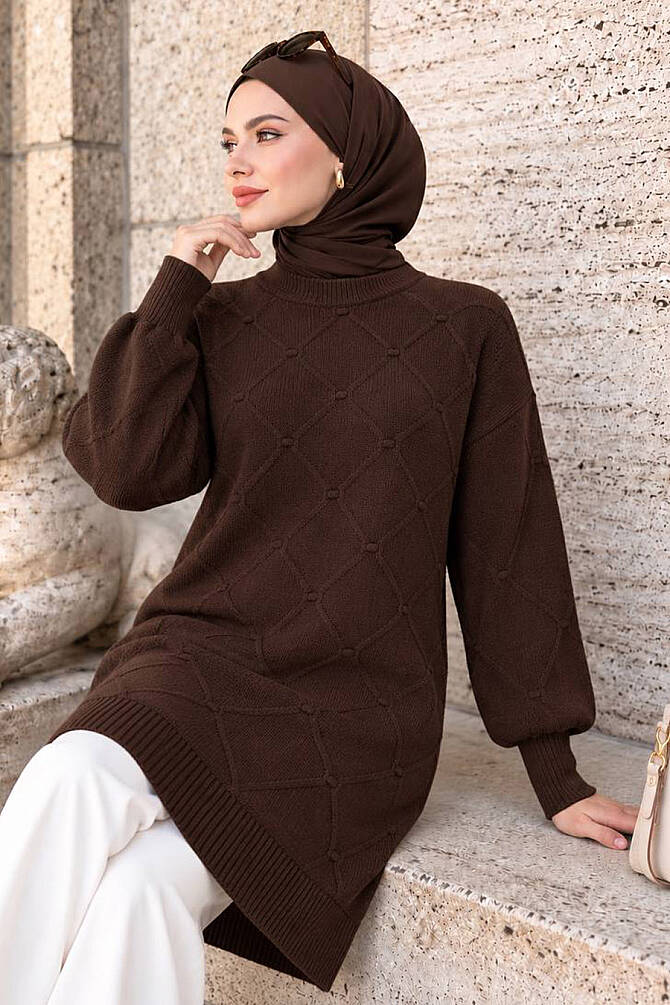 Kabartma Detaylı Baklava Desenli Kahverengi Tesettür Triko Tunik 60203KH - 1
