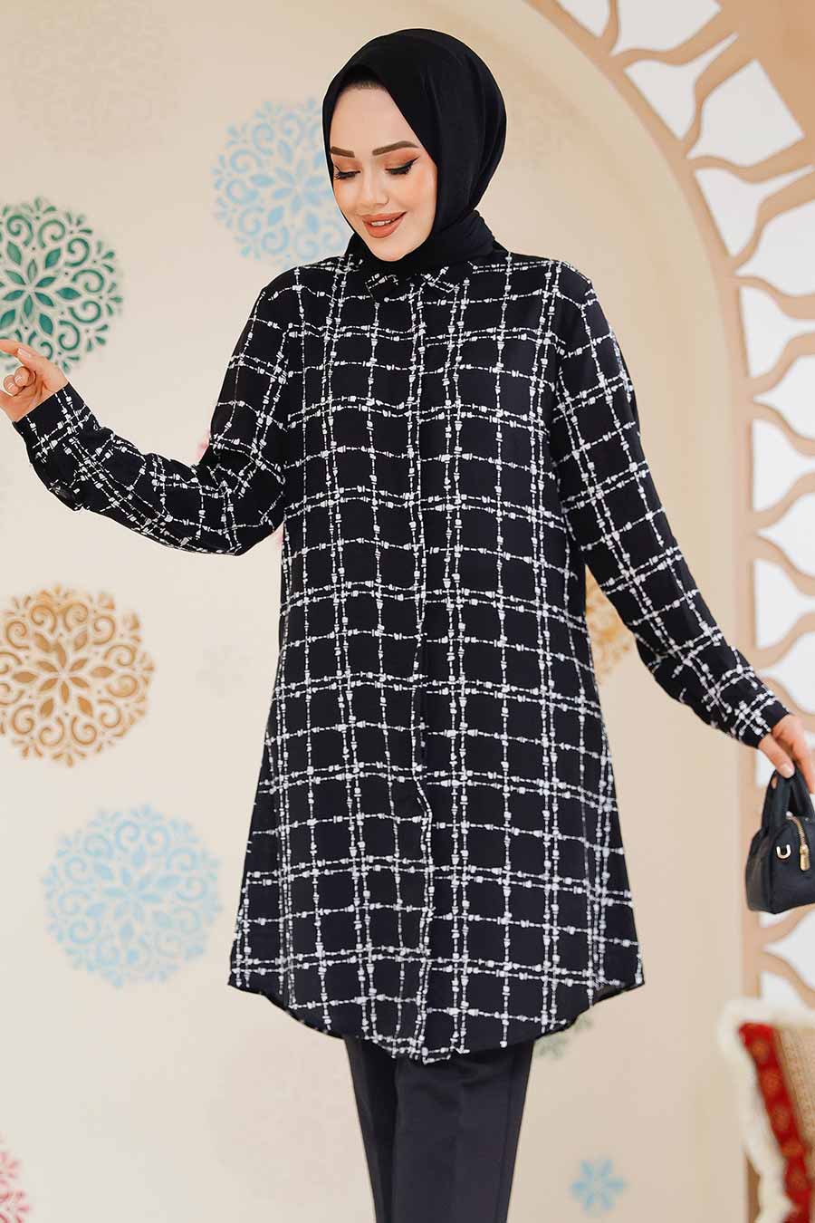 Modest Black Top 11717S - 2