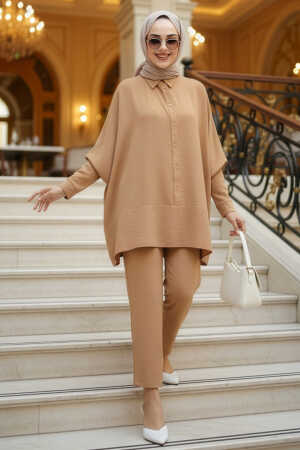 Modest Camel Dual Suit 67751C - 1