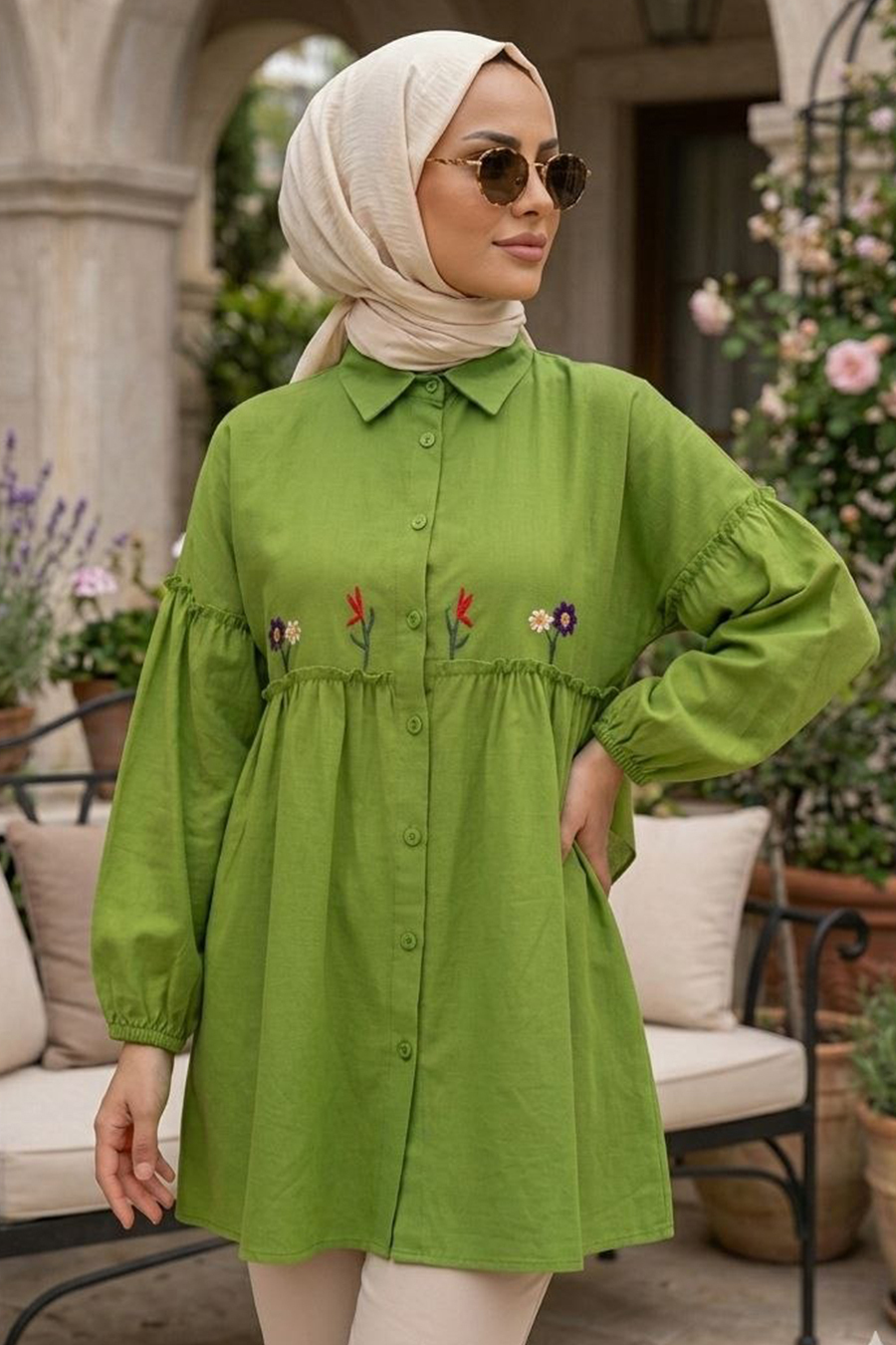 Nakış Desenli Fıstık Yeşili Tesettür Tunik 40603FY