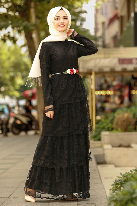 Nayla Collection - Beli Çiçek Detaylı Siyah Tesettür Elbise 100422S