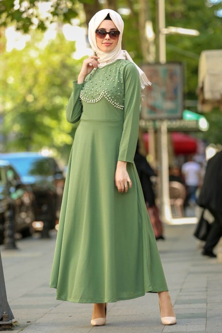 Nayla Collection - Boncuk Detaylı Fıstık Yeşili Tesettür Elbise 76620FY