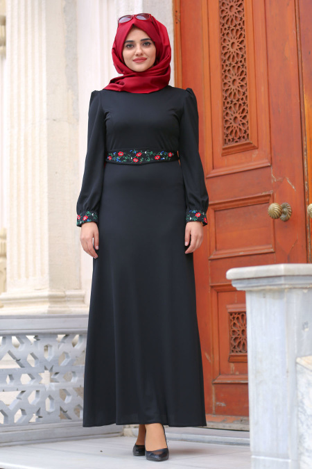 Nayla Collection - Çiçek İşlemeli Siyah Tesettür Elbise 76370S
