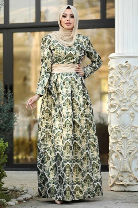 Nayla Collection - Desenli Yeşil Jakarlı Tesettür Abiye Elbise 82454Y
