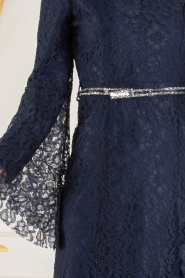Nayla Collection -Kemer Detaylı Dantelli Lacivert Tesettür Abiye Elbise 100406L - Thumbnail