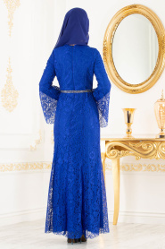 Nayla Collection -Kemer Detaylı Dantelli Sax Mavisi Tesettür Abiye Elbise 100406SX - Thumbnail