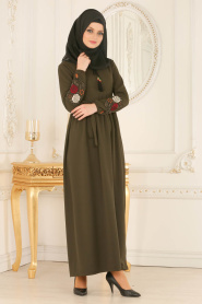 Nayla Collection - Kolları Çiçek Detaylı Haki Tesettür Elbise 5400HK - Thumbnail
