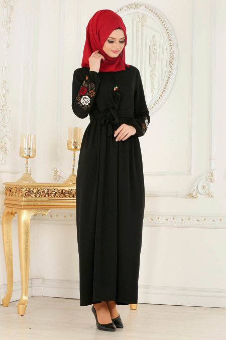 Nayla Collection - Kolları Çiçek Detaylı Siyah Tesettür Elbise 5400S