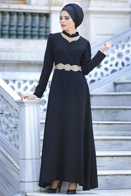 Nayla Collection - Yakası Taşlı Siyah Elbise