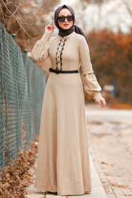 Boncuk Detaylı Kemerli Bej Tesettür Elbise 8411BEJ - Thumbnail