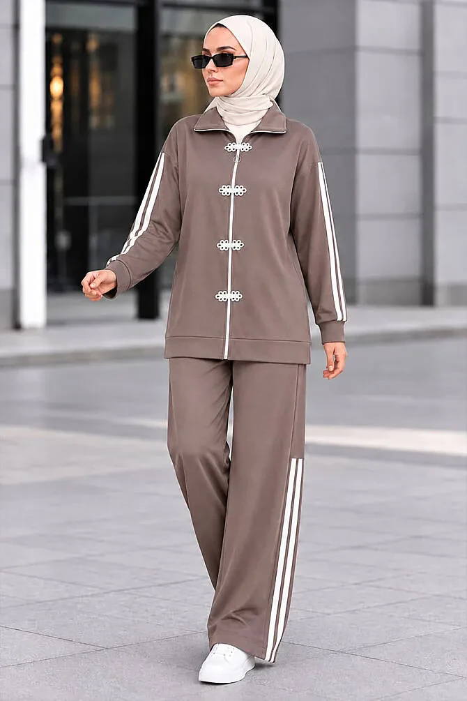 Stripe and Accessory Detail Zip-Up Oysho Dark Mink Modest Two-Piece Set 10600KV - 1