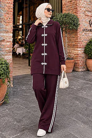 Stripe and Accessory Detail Zip-Up Oysho Cherry Modest Two-Piece Set 10600VSN 