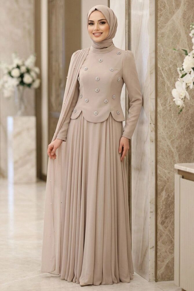 Tesettürlü Abiye Elbise - Adriana Bej İnci Detaylı Pelerinli Tesettür Abiye 5680BEJ - 1