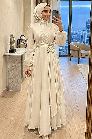 Robe de soirée longue et couvrante scintillante en tissu à drapé – Écru 4916E - N.S NEVA STYLE