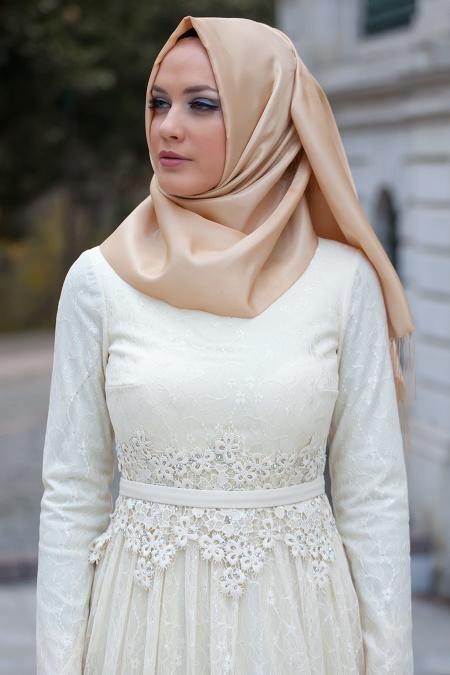 Tesettürlü Abiye Elbise - Çiçek Detaylı Ekru Abiye Elbise - 3