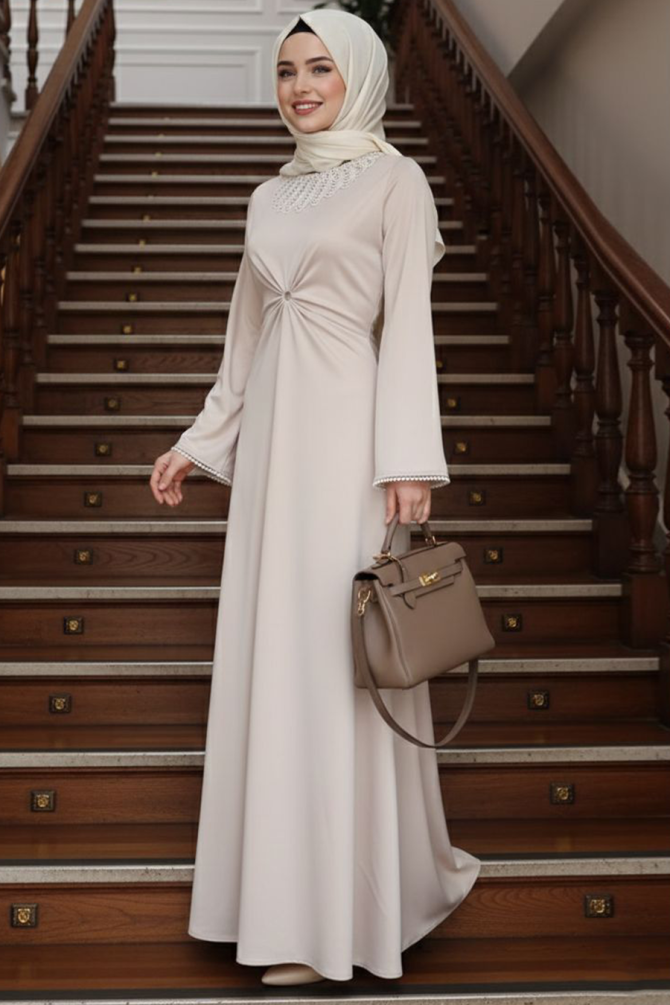 Tesettürlü Abiye Elbise - Dantel Yaka Bej Tesettür Abiye Elbise 62412BEJ - 1