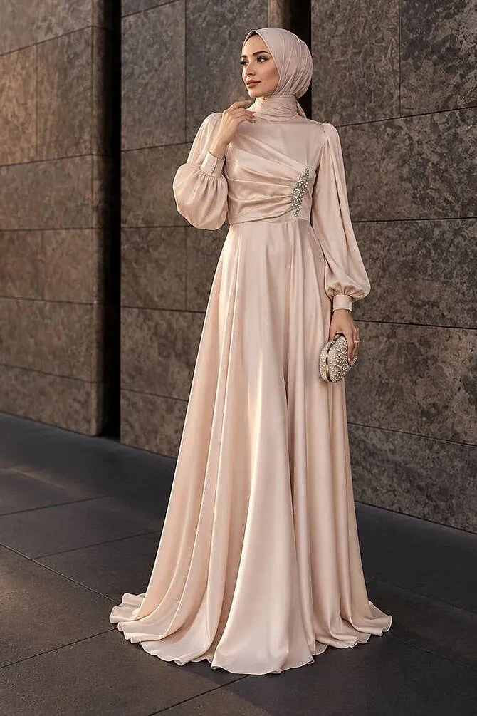 Tesettürlü Abiye Elbise - Drape Detaylı Bej Tesettür Saten Abiye Elbise 6261BEJ - 1
