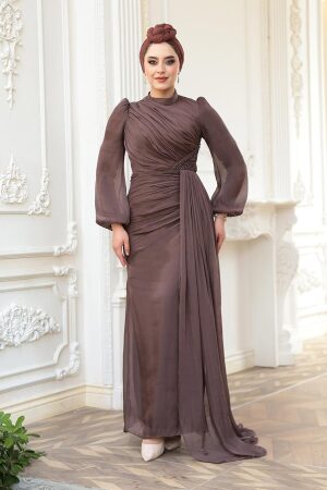 Tesettürlü Abiye Elbise - Drape Detaylı Kahverengi Tesettür Abiye Elbise 52585KH 