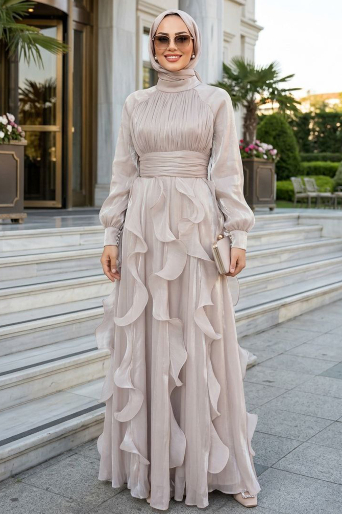Tesettürlü Abiye Elbise - Fırfır Detaylı Bej Tesettür Abiye Elbise 48532BEJ - 1