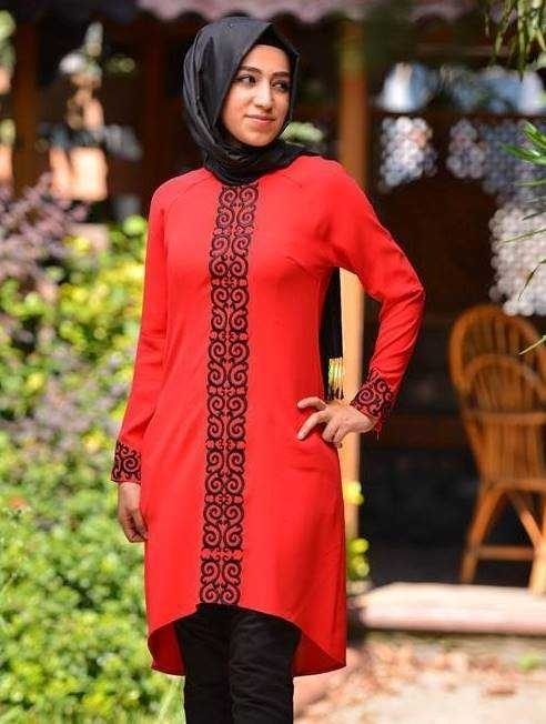 Tuay - Gold Patterned Red Tunic
